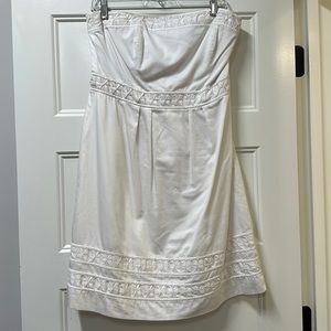 Good condition White House Black market size 10 strapless dress